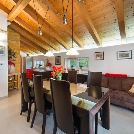 House Maca Villa