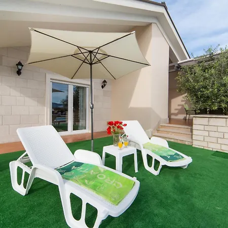 House Maca Villa Grude