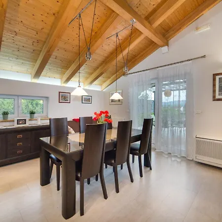 Villa House Maca *