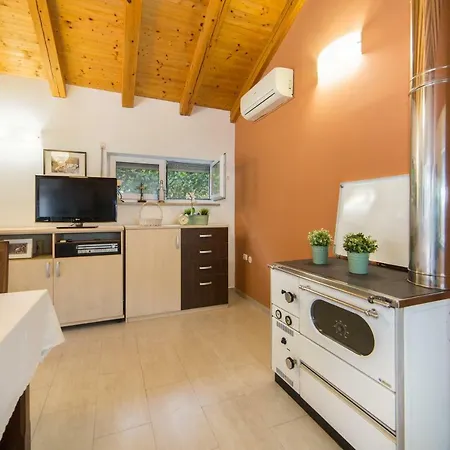 House Maca Vila *