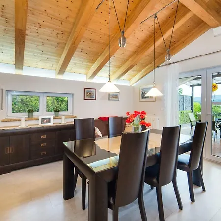 House Maca Villa Grude