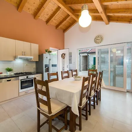 House Maca