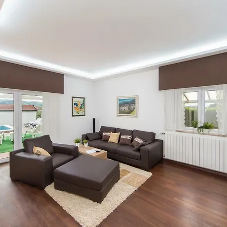 Villa House Maca